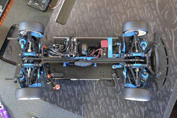 Présentation: La Touring 1/10° électrique Tamiya TRF421.